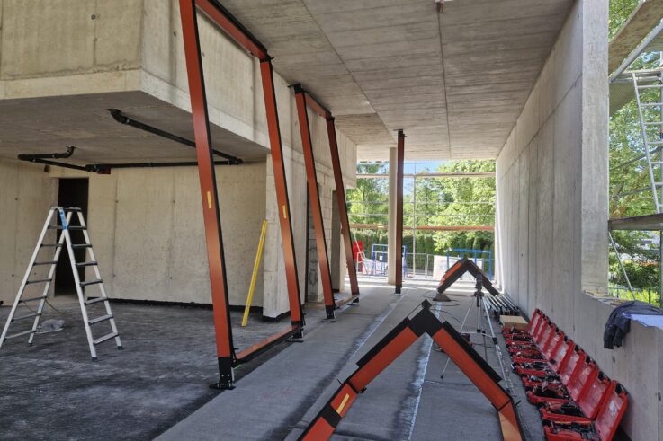 Aktuelles Montagebeginn Pfosten-Riegel-Fassade